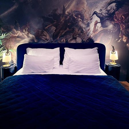 Skyline Elegance With Free Parking Apartment Bratislava Bagian luar foto