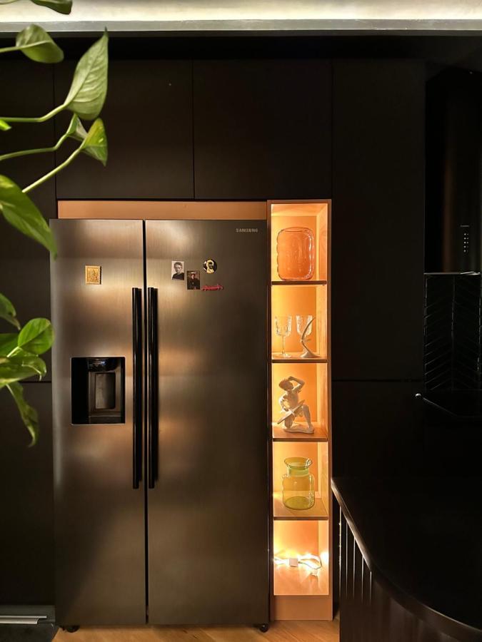 Skyline Elegance With Free Parking Apartment Bratislava Bagian luar foto