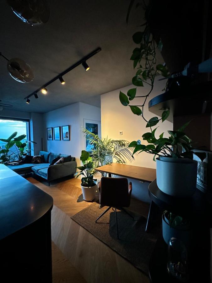 Skyline Elegance With Free Parking Apartment Bratislava Bagian luar foto