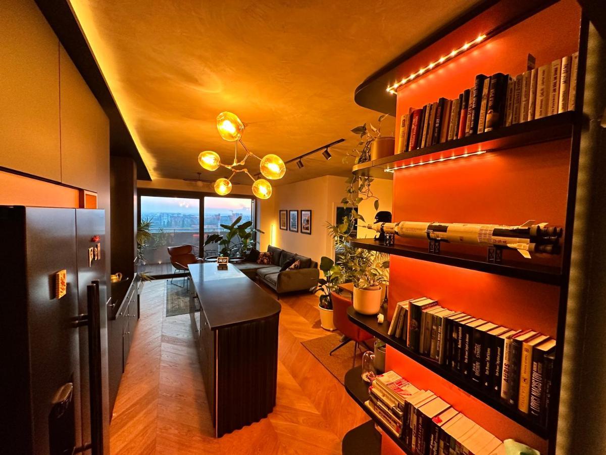 Skyline Elegance With Free Parking Apartment Bratislava Bagian luar foto