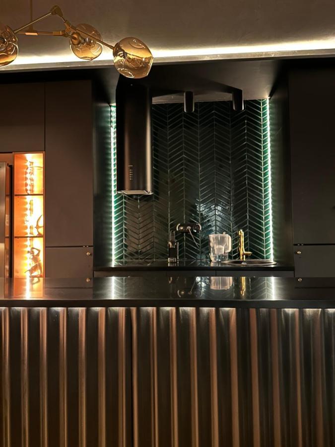 Skyline Elegance With Free Parking Apartment Bratislava Bagian luar foto