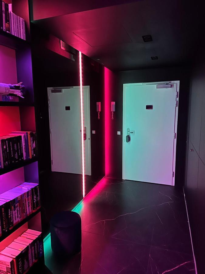Skyline Elegance With Free Parking Apartment Bratislava Bagian luar foto